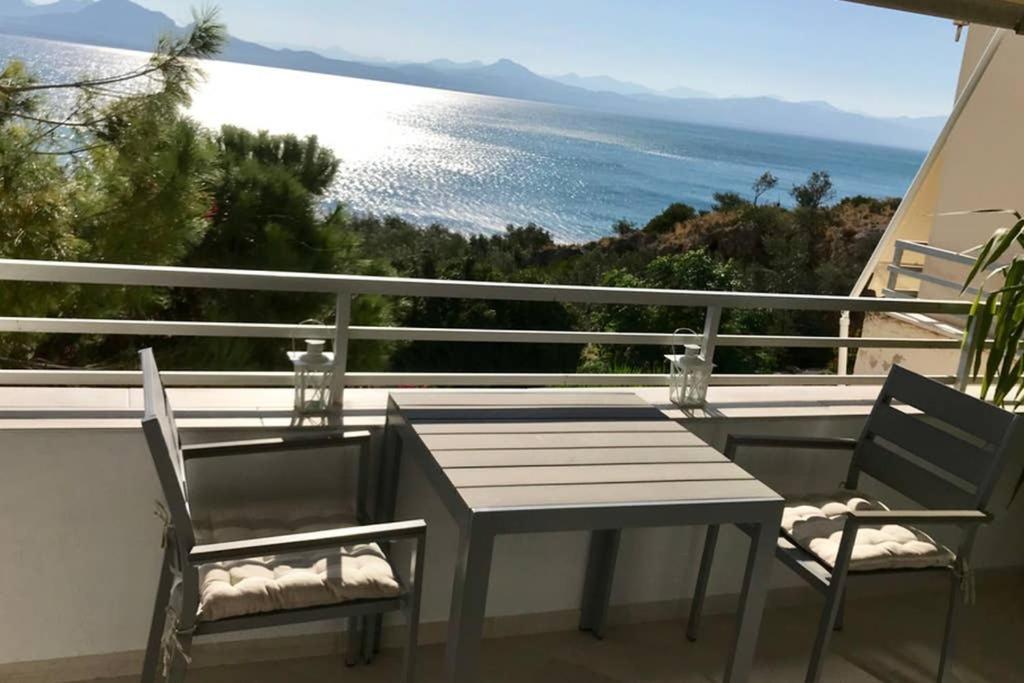 Sea View Apartment Loutraki  Exterior photo